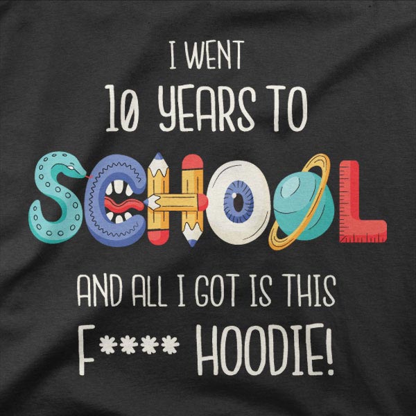 10 let šolanja za ta pulover s kapuco